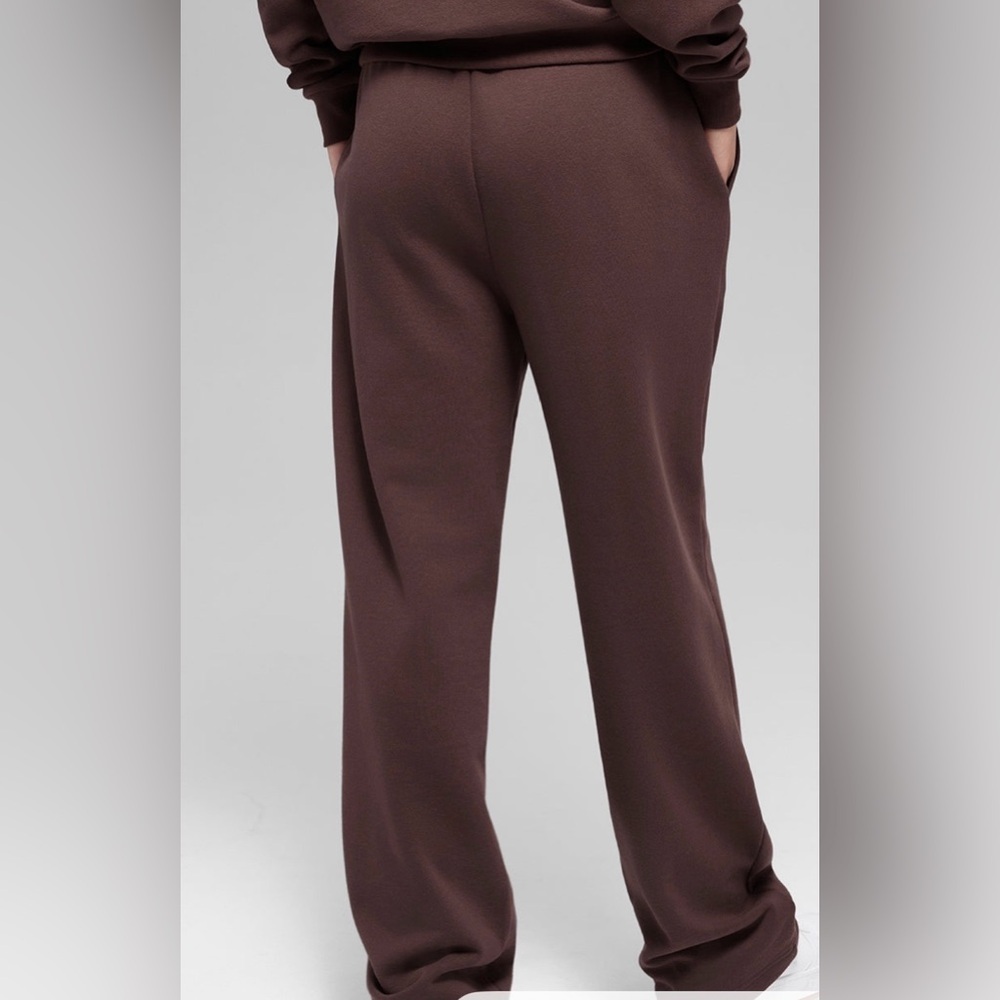 ALO Accolade Straight Leg Sweatpant- Brownstone Men S/ Women M Authentic - Picture 5 of 5
